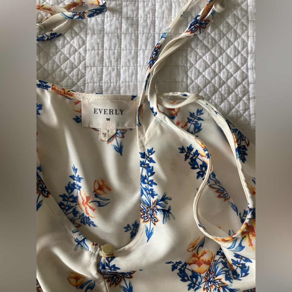 Silky Everly Top